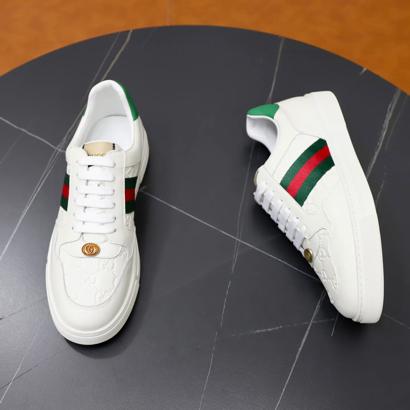 Ex-factory price: 420💰🙅‍♂️🙅‍♂️🙅‍♂️ Brand: Gucci GUCCi Standard code: 38-44 (45 customized) Grade: Same as the official website Material: Original leather splicing, comfortable and breathable sheepskin lining, original wear-resistant outsole Style category: Men's fashionable casual shoes, running, sports shoes, noble luxury brand elements, top luxury Color: actual picture color